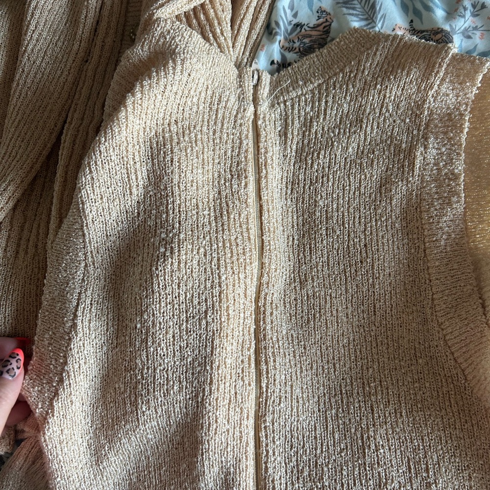 Vintage Howard Lawrence Elegant Cream Knit Skirt Set - Picture 10 of 11